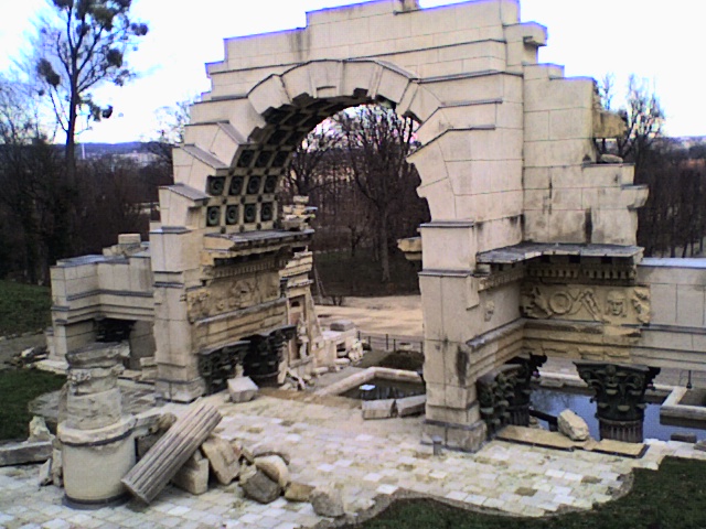 cHetzendorf von Hohenberg, Römische Ruine im Schlosspark Schönbrunn (c) Matthias Boeckl