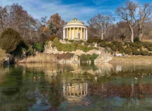 Charles de Moreau, Leopoldinentempel im Schlosspark Eisenstadt (c) Wiki Commons