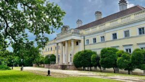 Csákvár, Schloss Esterházy (c) Wikipedia