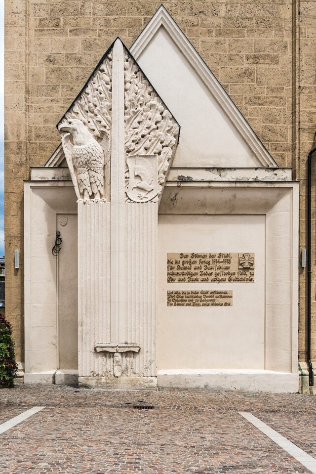 Karl Maria Kerndle, Kriegerdenkmal, Villach, Stadtpfarrkirche, 1918-24 © Wiki Commons