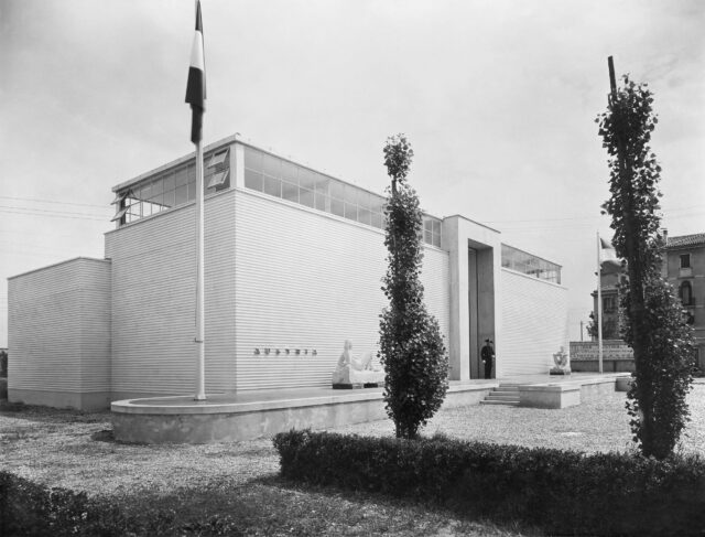 Josef Hoffmann und Robert Kramreiter, Österreichischer Pavillon, Giardini, Venedig, 1934 Heinz Thoma, Mutterhaus der Elisabethschwestern in Essen-Schuir, 1932-35 © Univ.f.angw.Kunst Wien, Archiv Kramreiter
